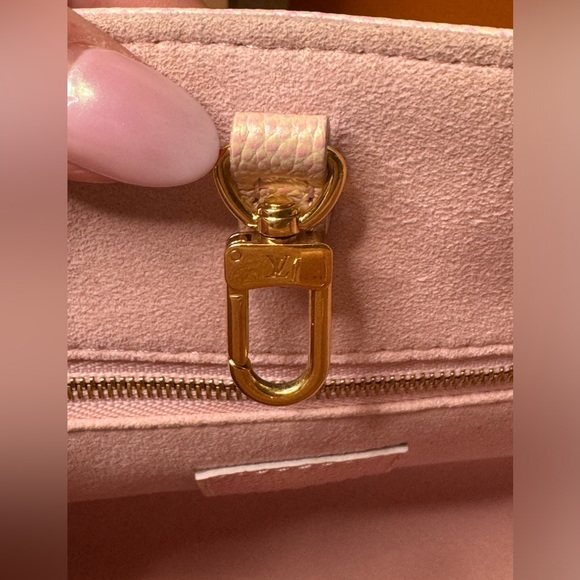 RARE🌟NEW🌟Louis Vuitton Pink Stardust On The Go PM SOLD OUT $6000 Retail price - Picture 10 of 11